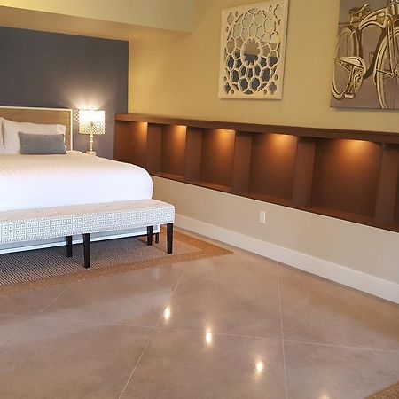 ווסט קלונה Teehouse Bed & Breakfast מראה חיצוני תמונה